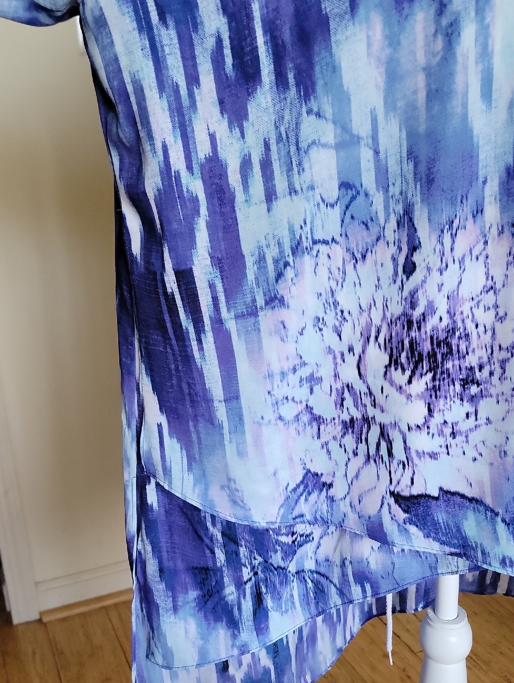 Chico's Blue Floral V-Neck Women's Tunic Top - Picture 3 of 8